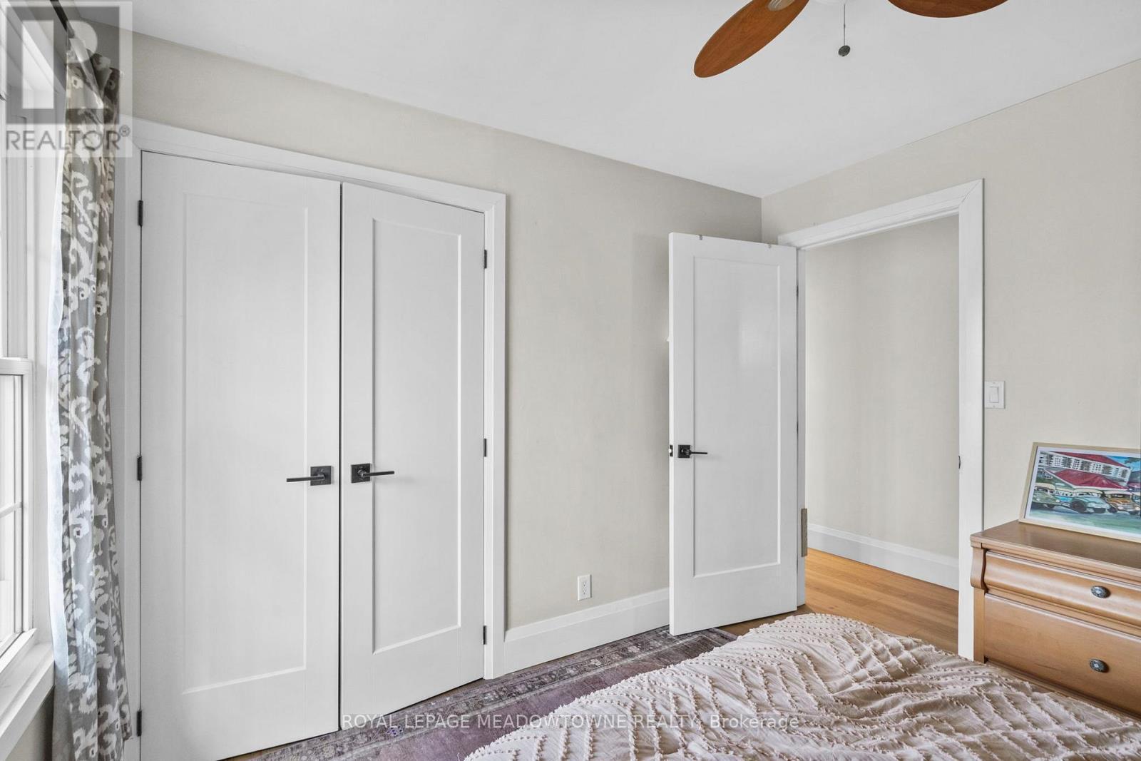 












10621 THIRD LINE

,
Halton Hills,




Ontario
L9T2X9

