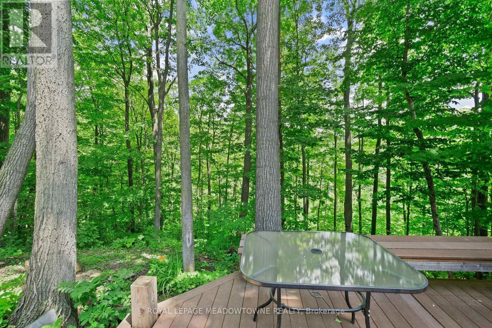 












10621 THIRD LINE

,
Halton Hills,




Ontario
L9T2X9


