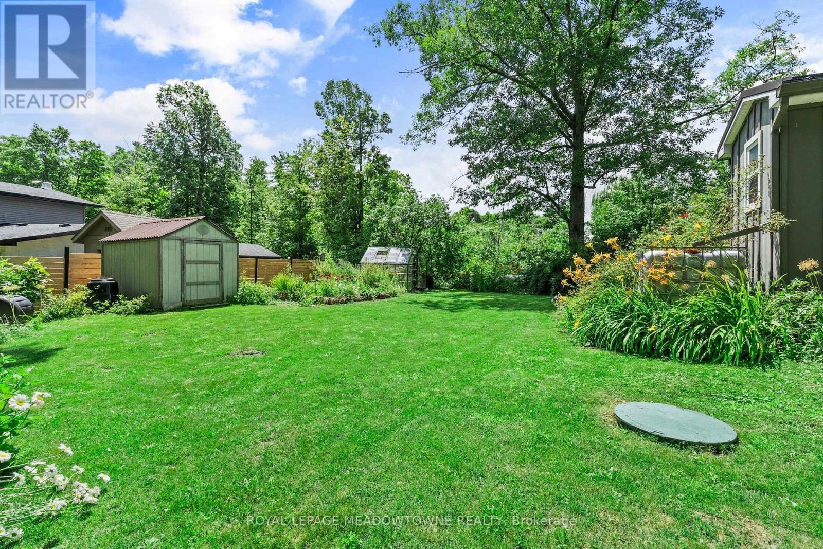 












10621 THIRD LINE

,
Halton Hills,




Ontario
L9T2X9

