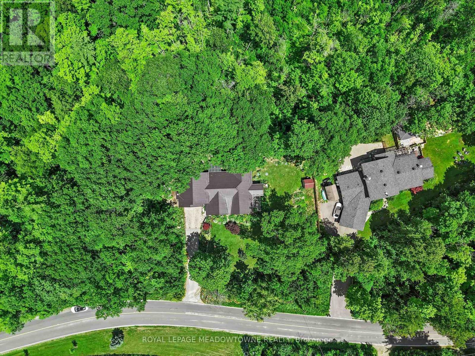 












10621 THIRD LINE

,
Halton Hills,




Ontario
L9T2X9

