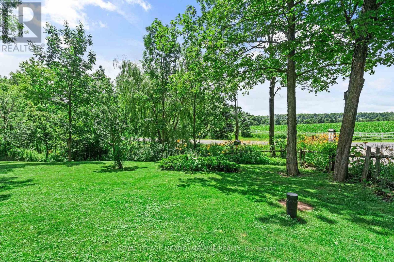 












10621 THIRD LINE

,
Halton Hills,




Ontario
L9T2X9

