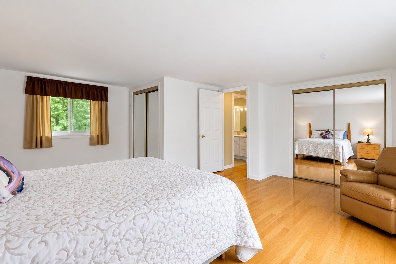 









130


Ch. du Lac-Dufour

,
Mont-Tremblant,




QC
J8E2H8

