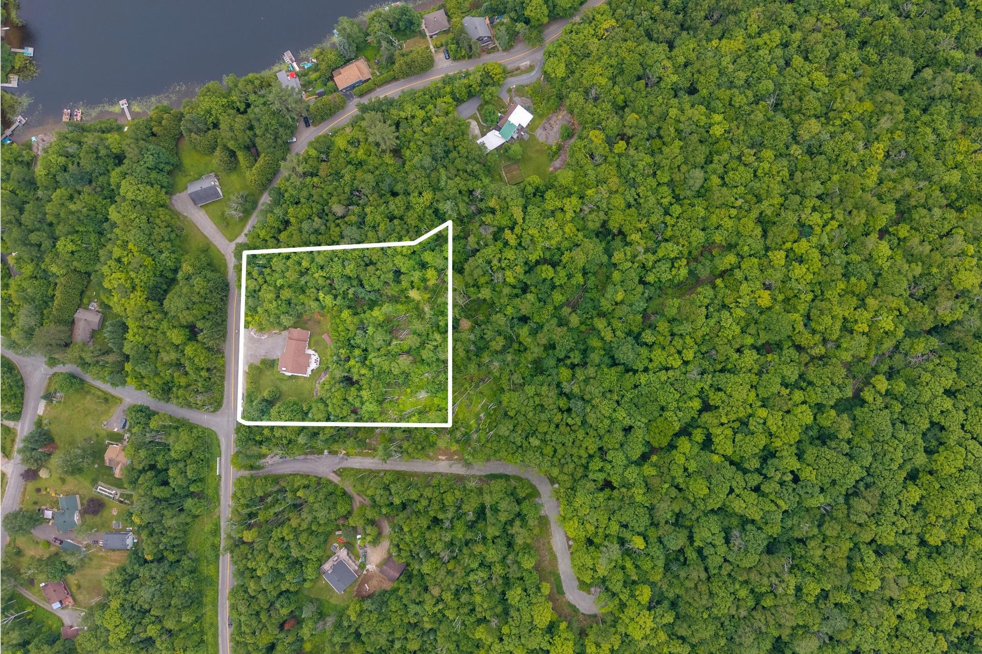 









130


Ch. du Lac-Dufour

,
Mont-Tremblant,




QC
J8E2H8

