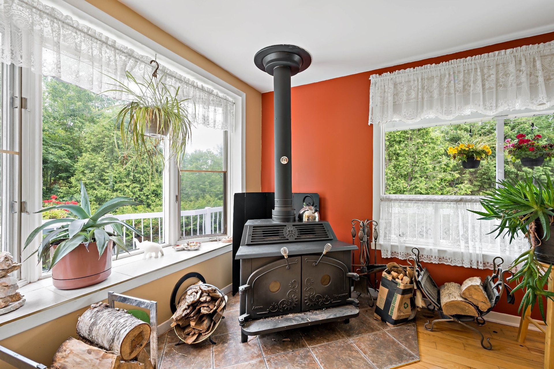 









130


Ch. du Lac-Dufour

,
Mont-Tremblant,




QC
J8E2H8

