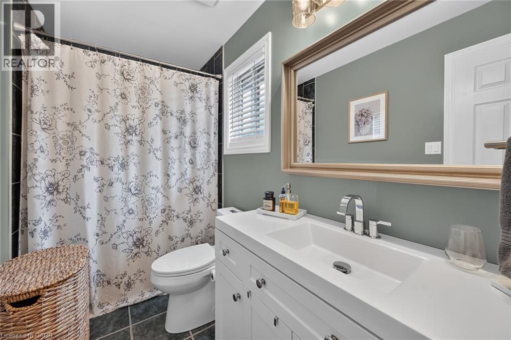 












7 ETHERINGTON Crescent

,
Binbrook,




Ontario
L0R1C0


