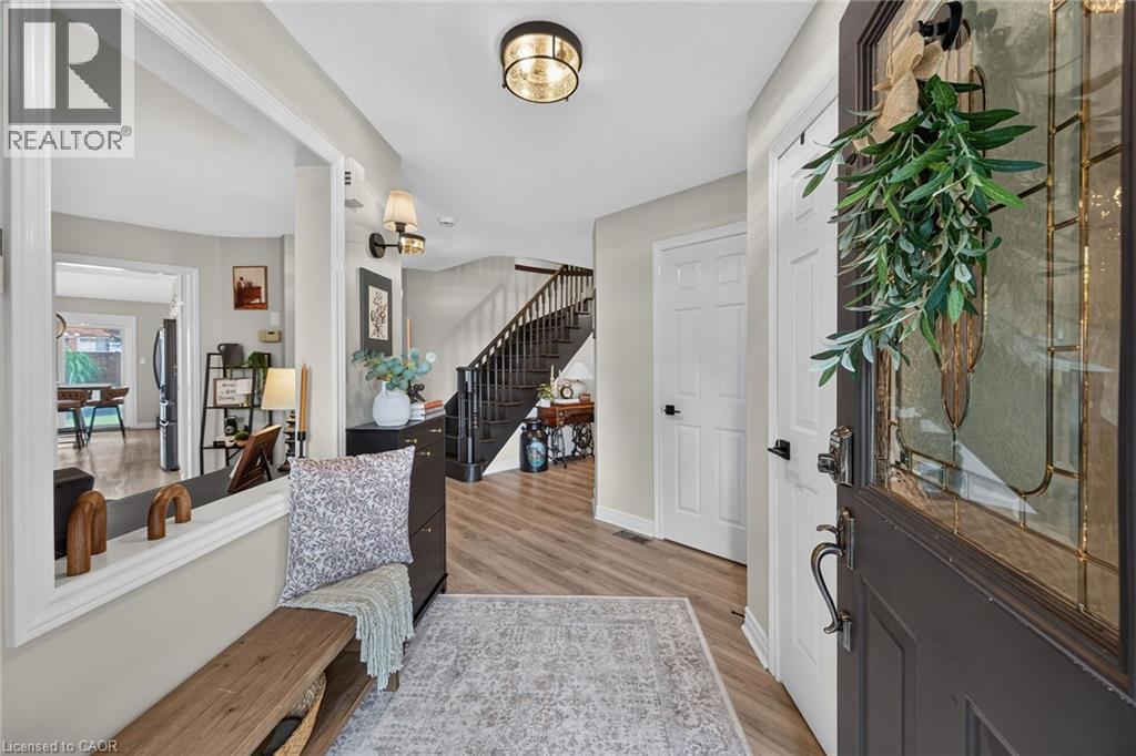 












7 ETHERINGTON Crescent

,
Binbrook,




Ontario
L0R1C0

