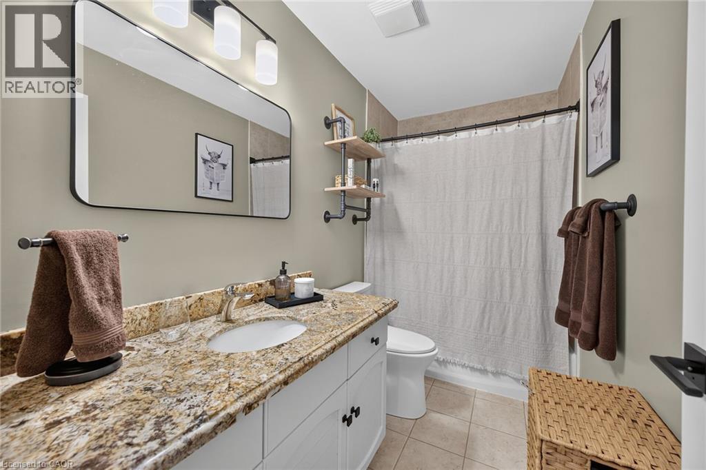 












7 ETHERINGTON Crescent

,
Binbrook,




Ontario
L0R1C0


