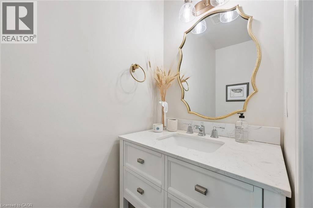 












124 GOSLING Gardens Unit# 12

,
Guelph,




Ontario
N1G5K6

