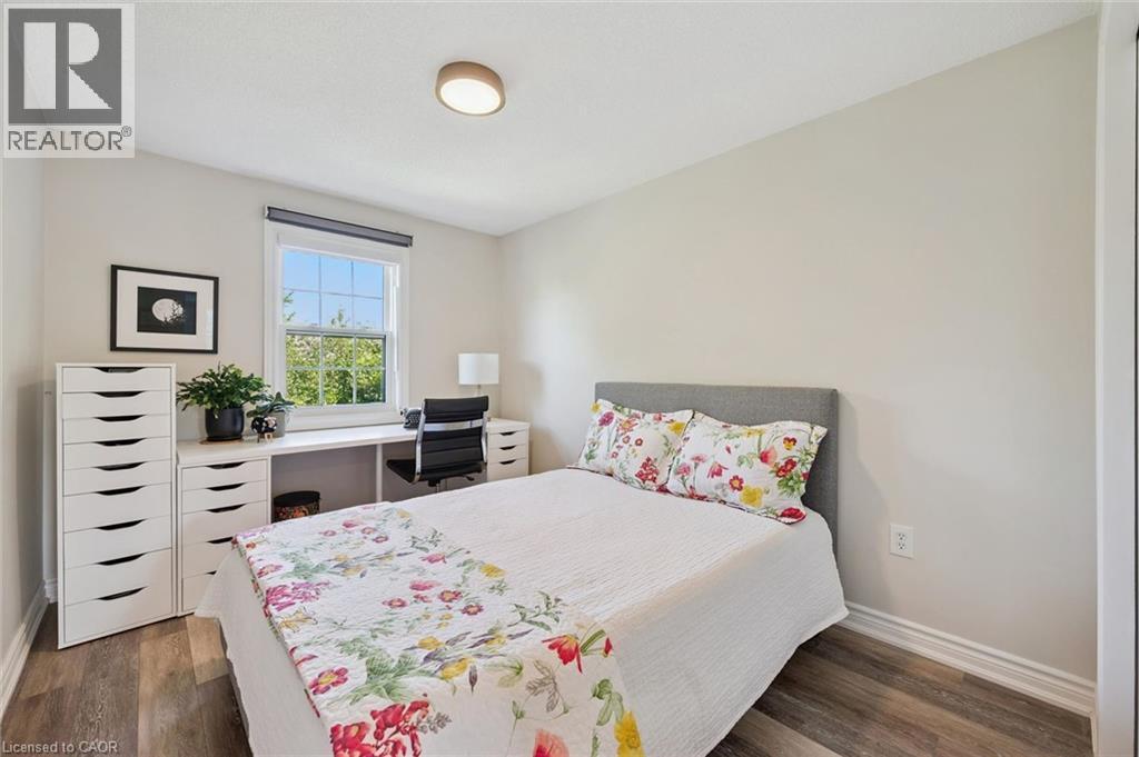 












124 GOSLING Gardens Unit# 12

,
Guelph,




Ontario
N1G5K6

