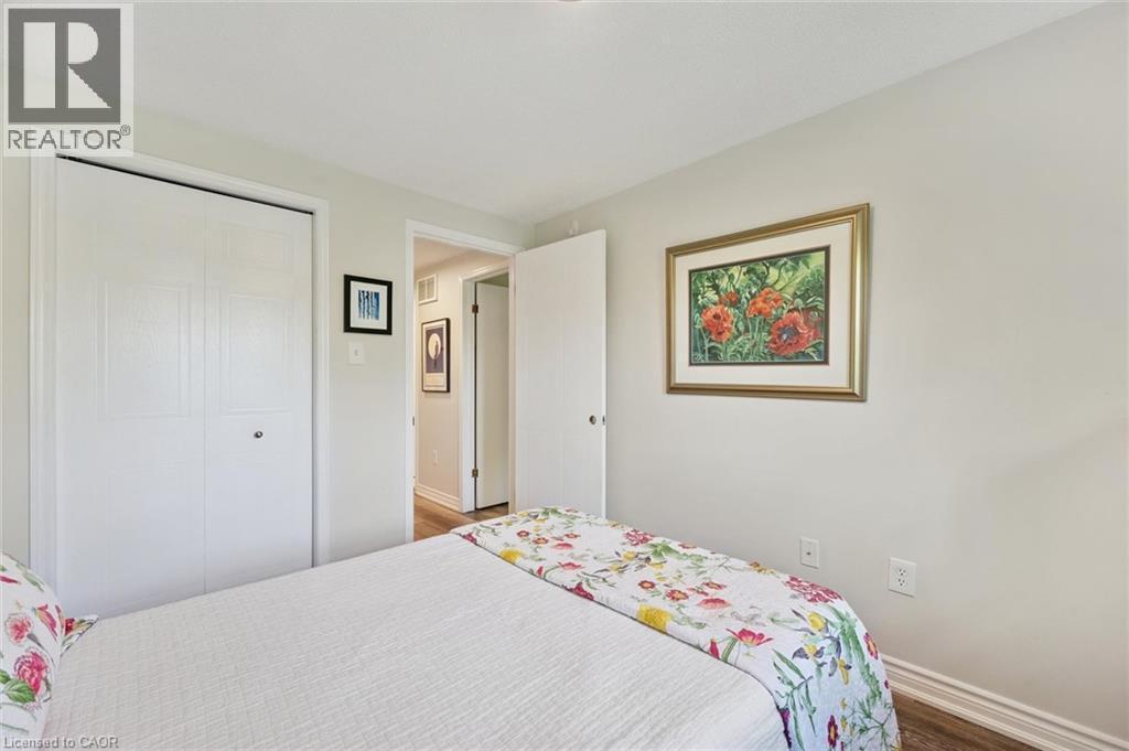 












124 GOSLING Gardens Unit# 12

,
Guelph,




Ontario
N1G5K6

