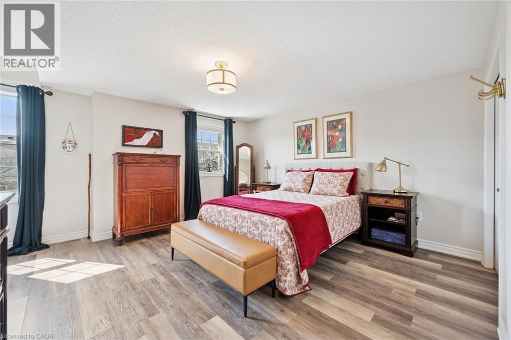 












124 GOSLING Gardens Unit# 12

,
Guelph,




Ontario
N1G5K6

