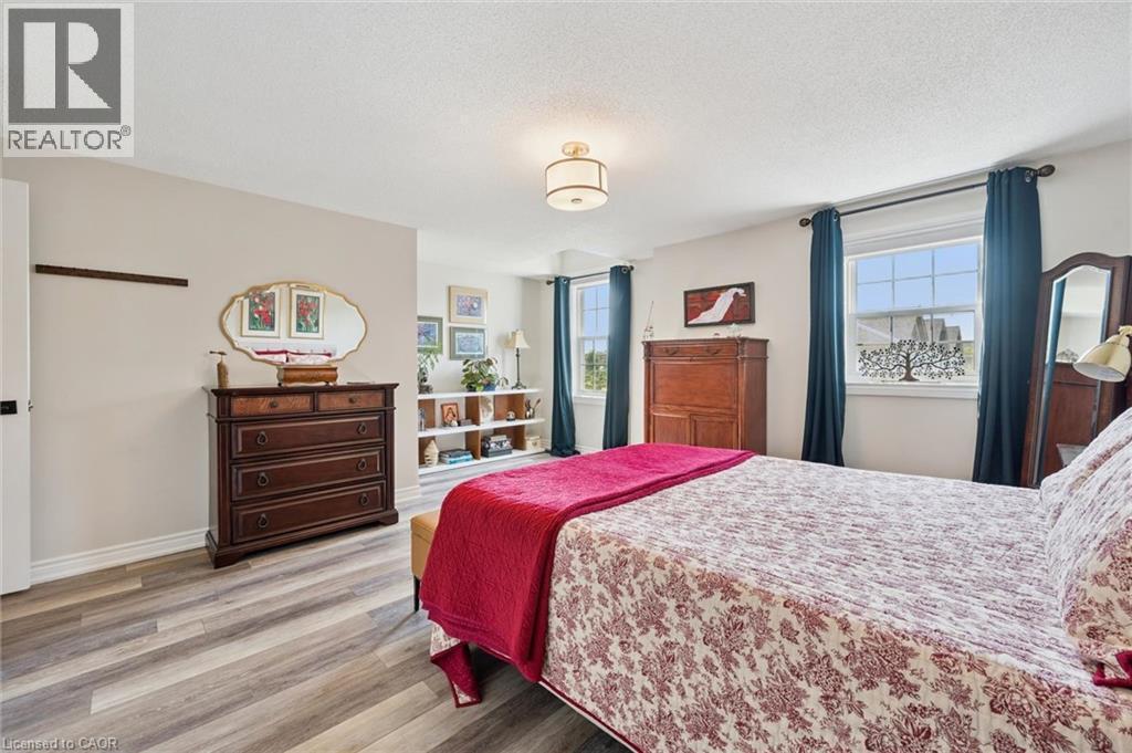 












124 GOSLING Gardens Unit# 12

,
Guelph,




Ontario
N1G5K6

