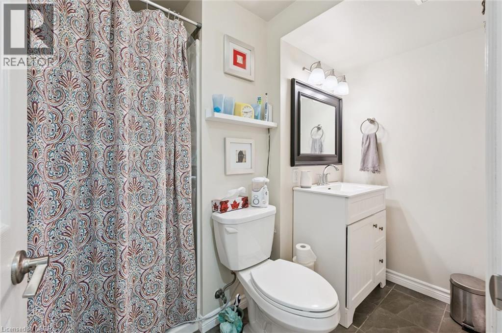 












124 GOSLING Gardens Unit# 12

,
Guelph,




Ontario
N1G5K6

