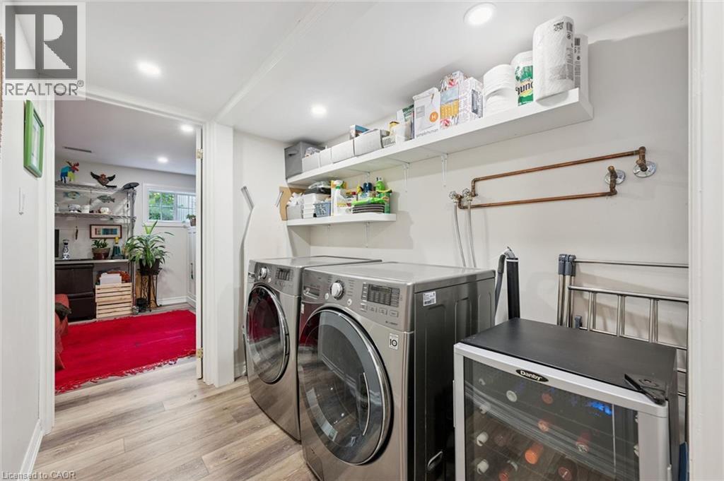 












124 GOSLING Gardens Unit# 12

,
Guelph,




Ontario
N1G5K6

