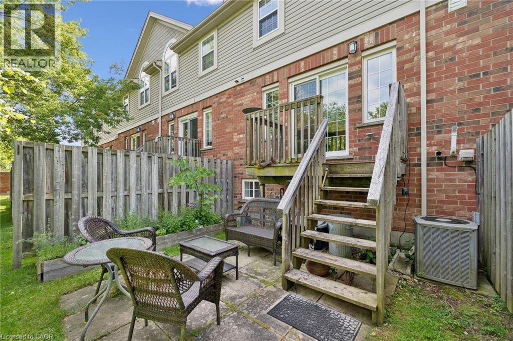 












124 GOSLING Gardens Unit# 12

,
Guelph,




Ontario
N1G5K6

