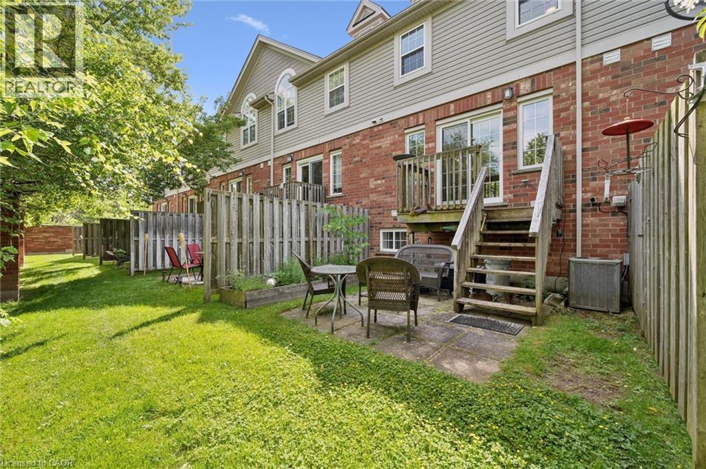 












124 GOSLING Gardens Unit# 12

,
Guelph,




Ontario
N1G5K6

