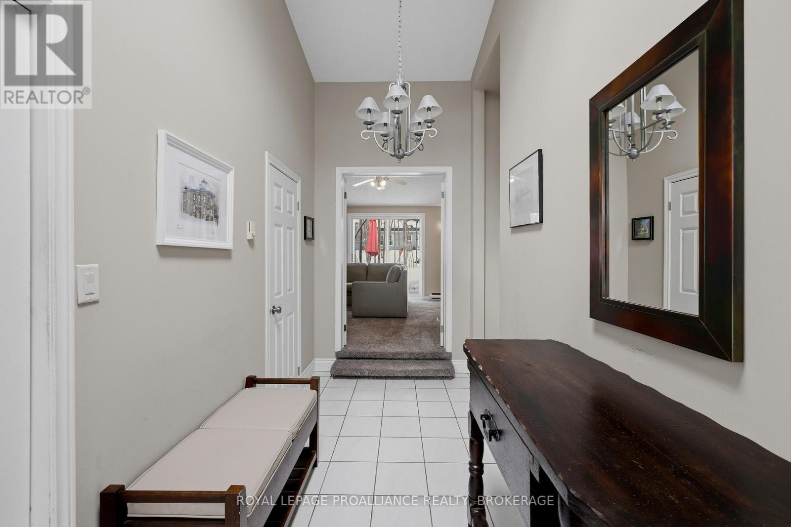 












27 RIVERSIDE DRIVE

,
Kingston (Kingston East (Incl CFB Kingston)),




Ontario
K7L4V1

