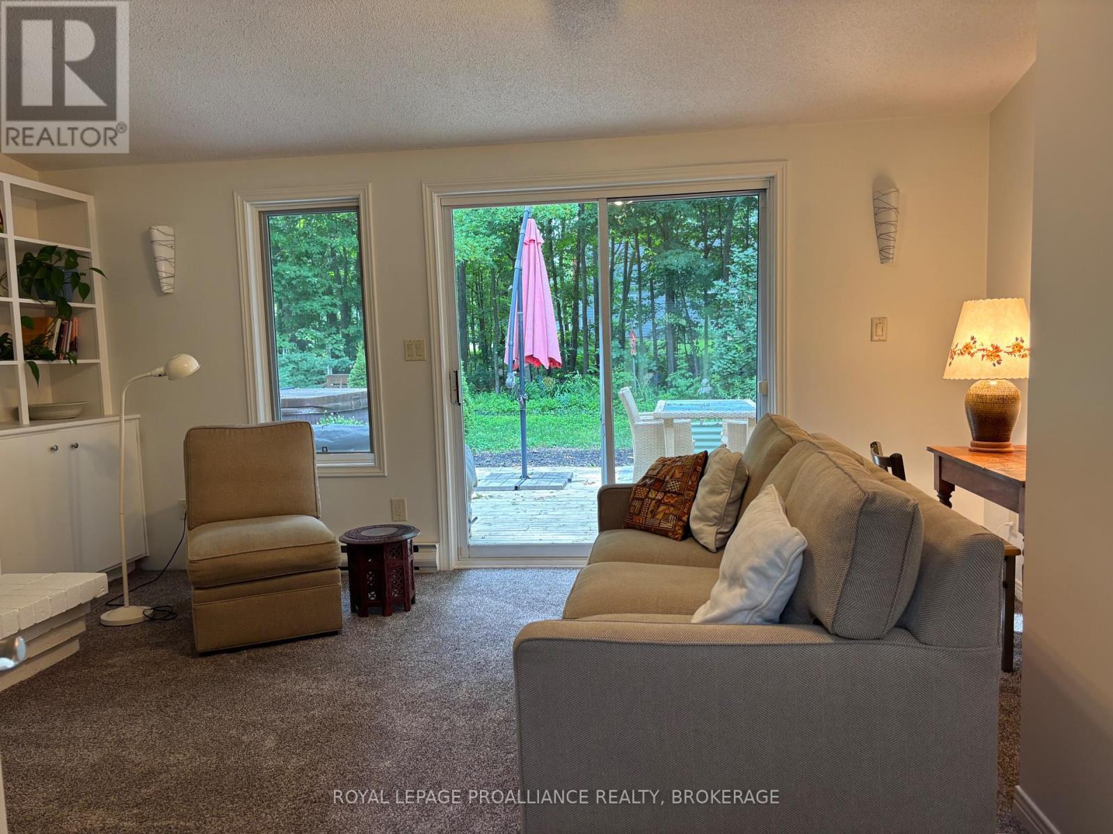 












27 RIVERSIDE DRIVE

,
Kingston (Kingston East (Incl CFB Kingston)),




Ontario
K7L4V1

