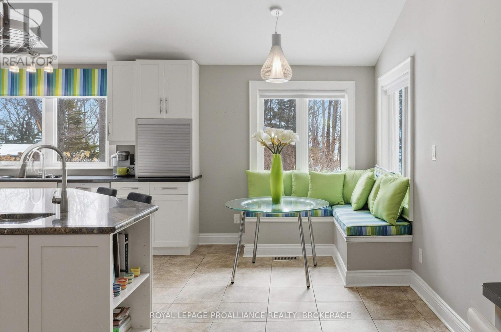












27 RIVERSIDE DRIVE

,
Kingston (Kingston East (Incl CFB Kingston)),




Ontario
K7L4V1

