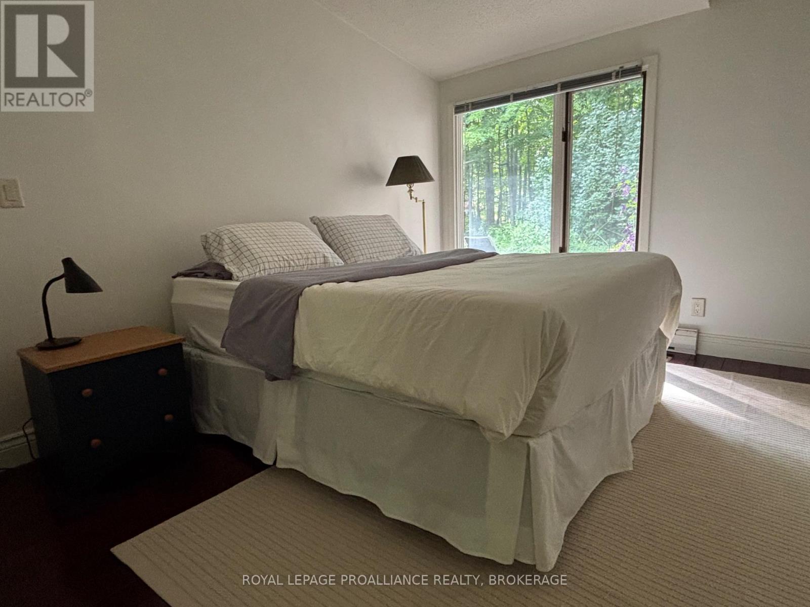 












27 RIVERSIDE DRIVE

,
Kingston (Kingston East (Incl CFB Kingston)),




Ontario
K7L4V1

