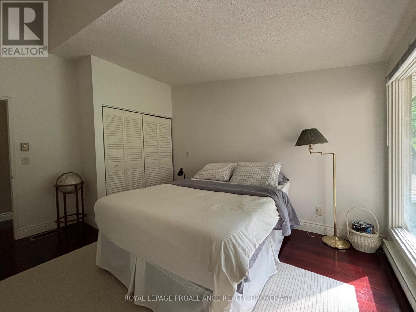 












27 RIVERSIDE DRIVE

,
Kingston (Kingston East (Incl CFB Kingston)),




Ontario
K7L4V1


