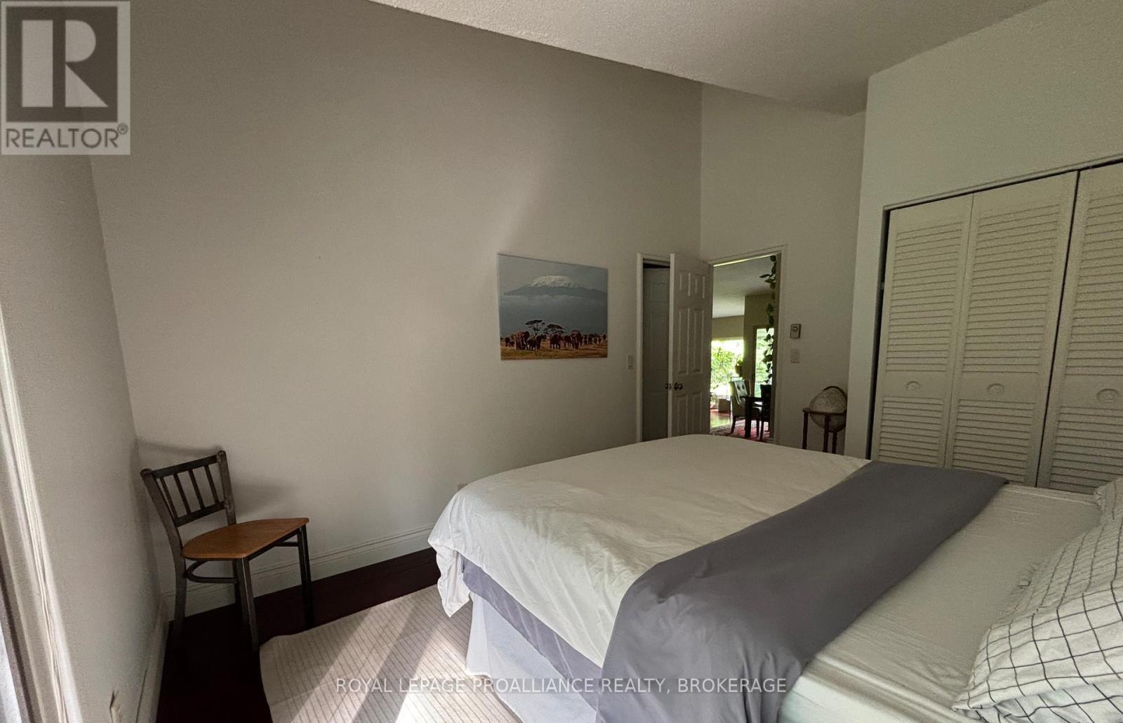 












27 RIVERSIDE DRIVE

,
Kingston (Kingston East (Incl CFB Kingston)),




Ontario
K7L4V1

