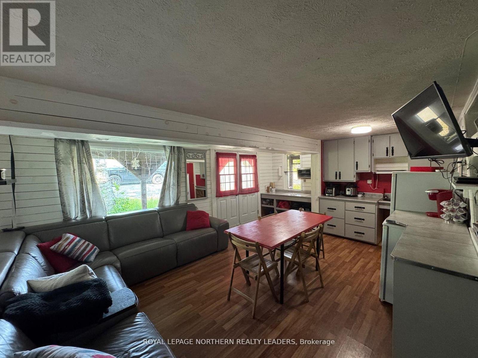 












4-5050 KAMISKOTIA ROAD

,
Timmins (MTJ - Mountjoy Rural),




Ontario
P4N7E3

