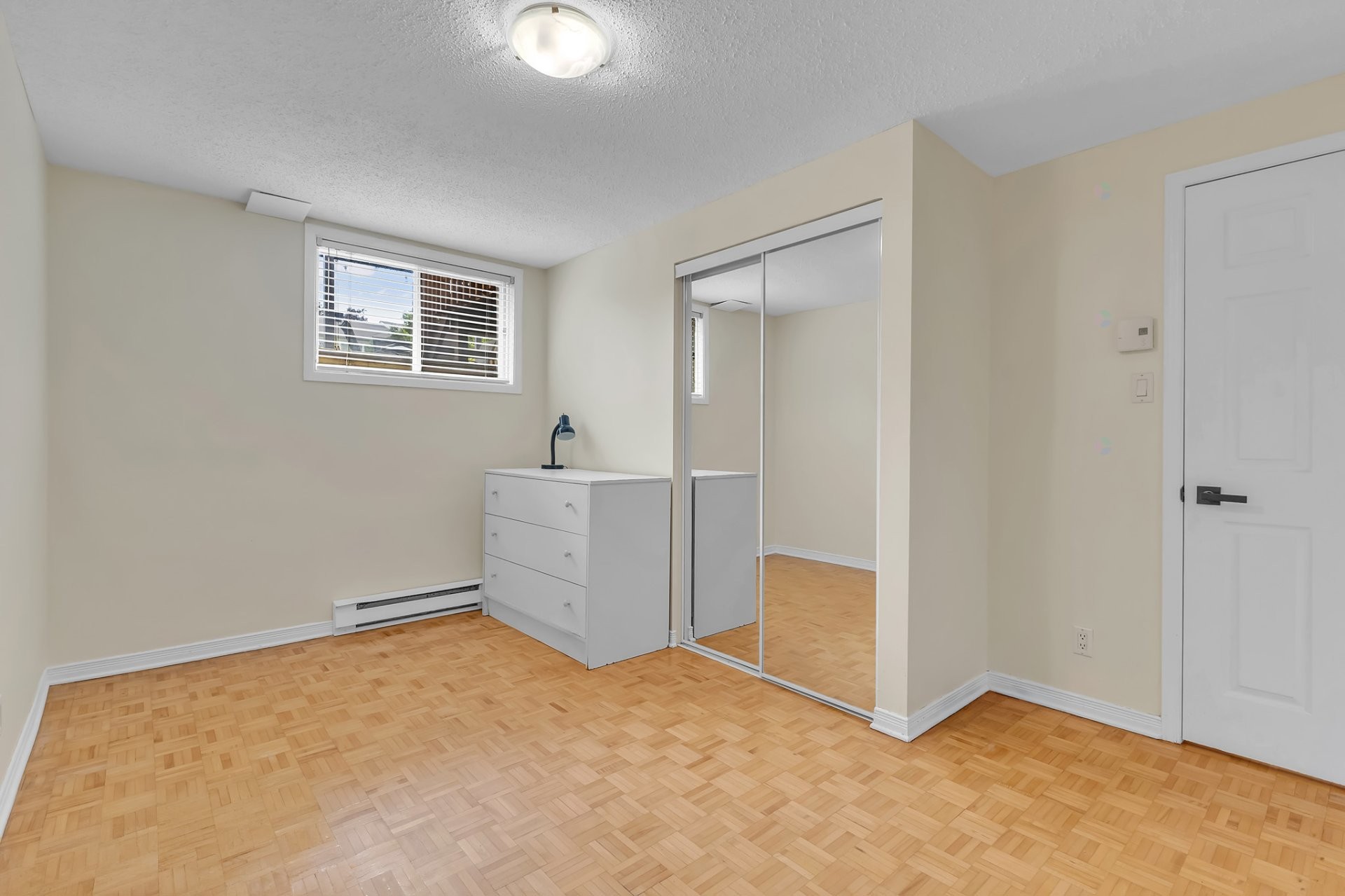 









231


Rue des Chasseurs

,
Gatineau (Aylmer),




QC
J9J2H8

