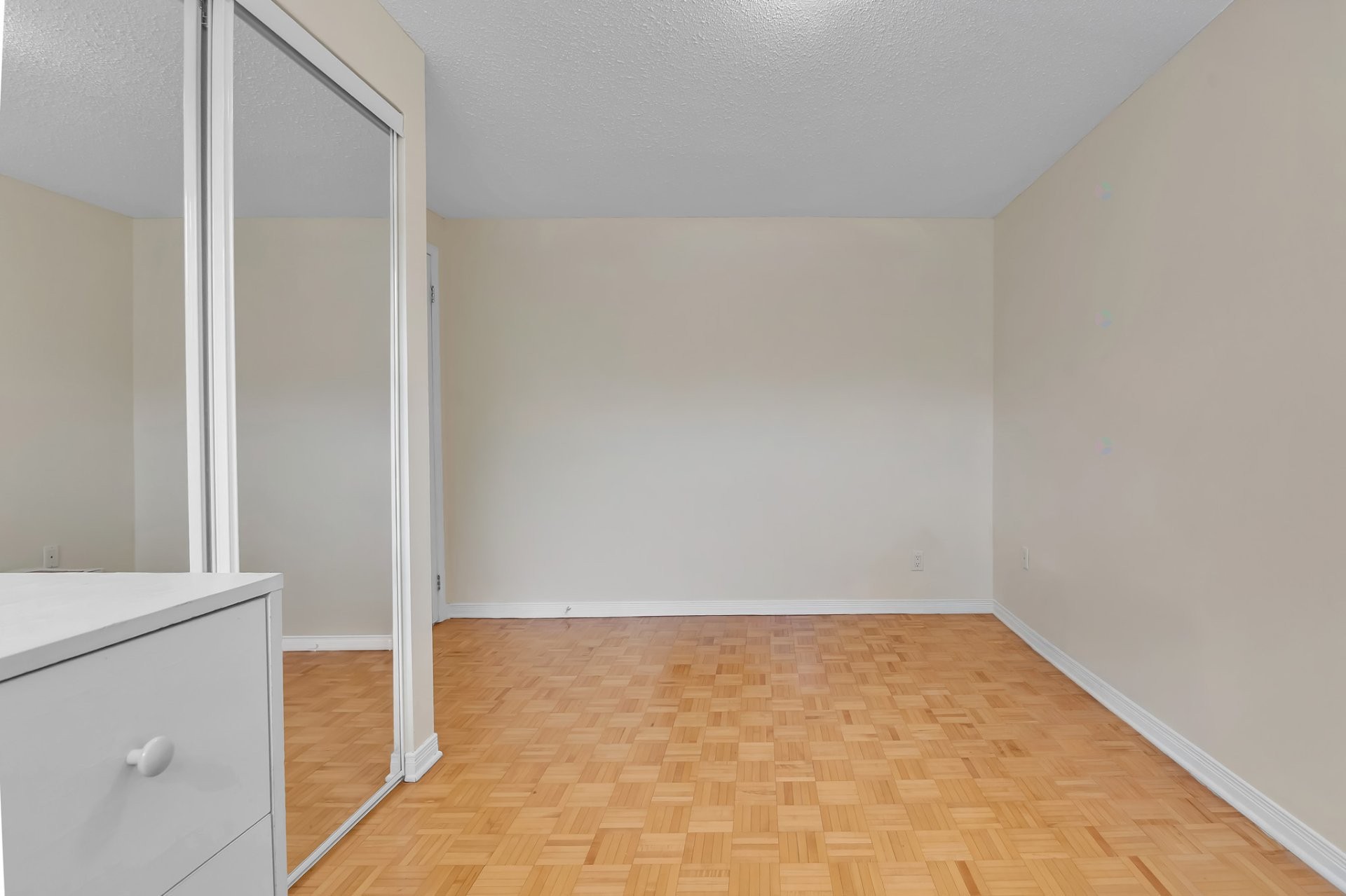 









231


Rue des Chasseurs

,
Gatineau (Aylmer),




QC
J9J2H8


