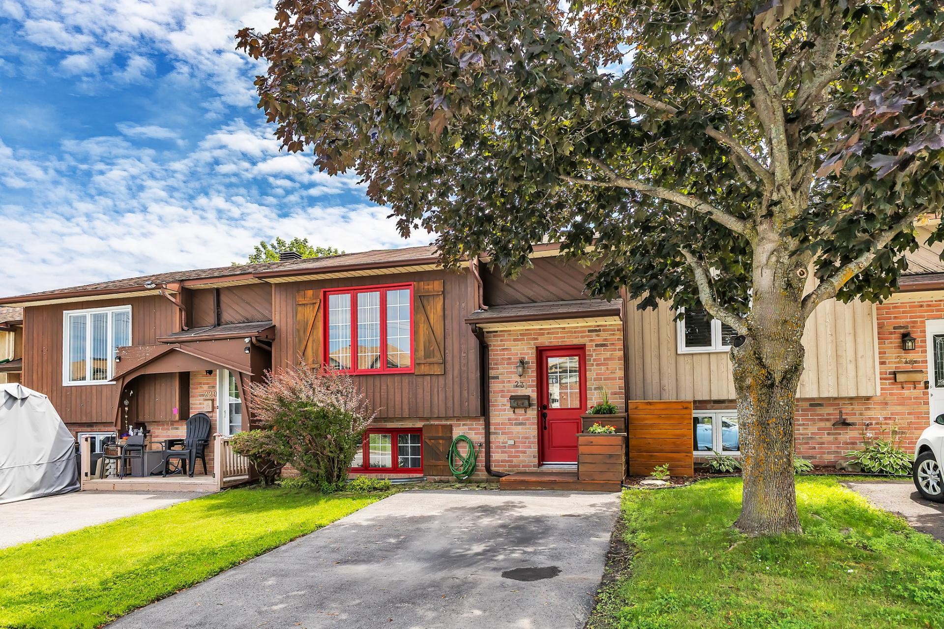 









231


Rue des Chasseurs

,
Gatineau (Aylmer),




QC
J9J2H8

