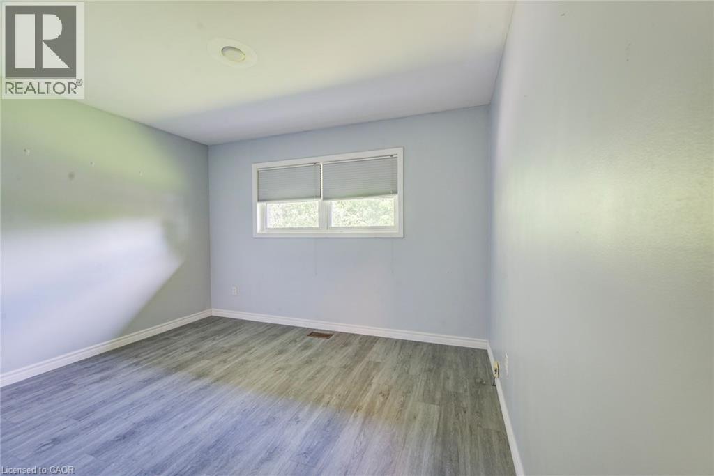 












139 ELGIN Crescent

,
Waterloo,




Ontario
N2J2S5

