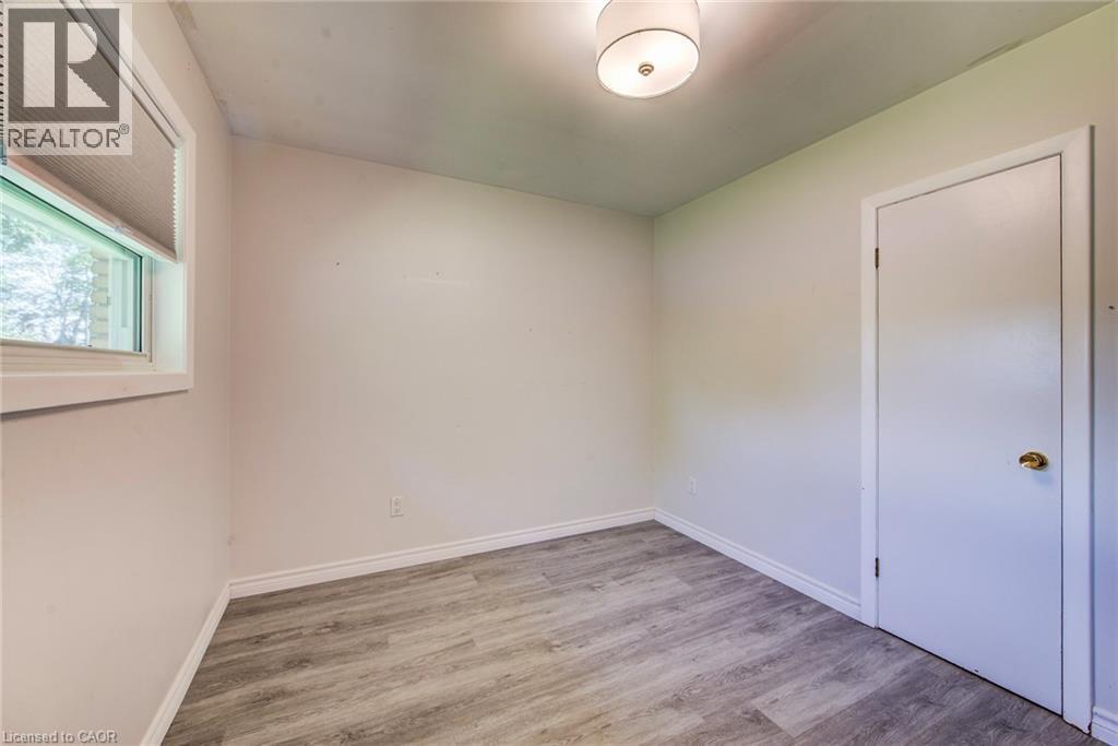 












139 ELGIN Crescent

,
Waterloo,




Ontario
N2J2S5

