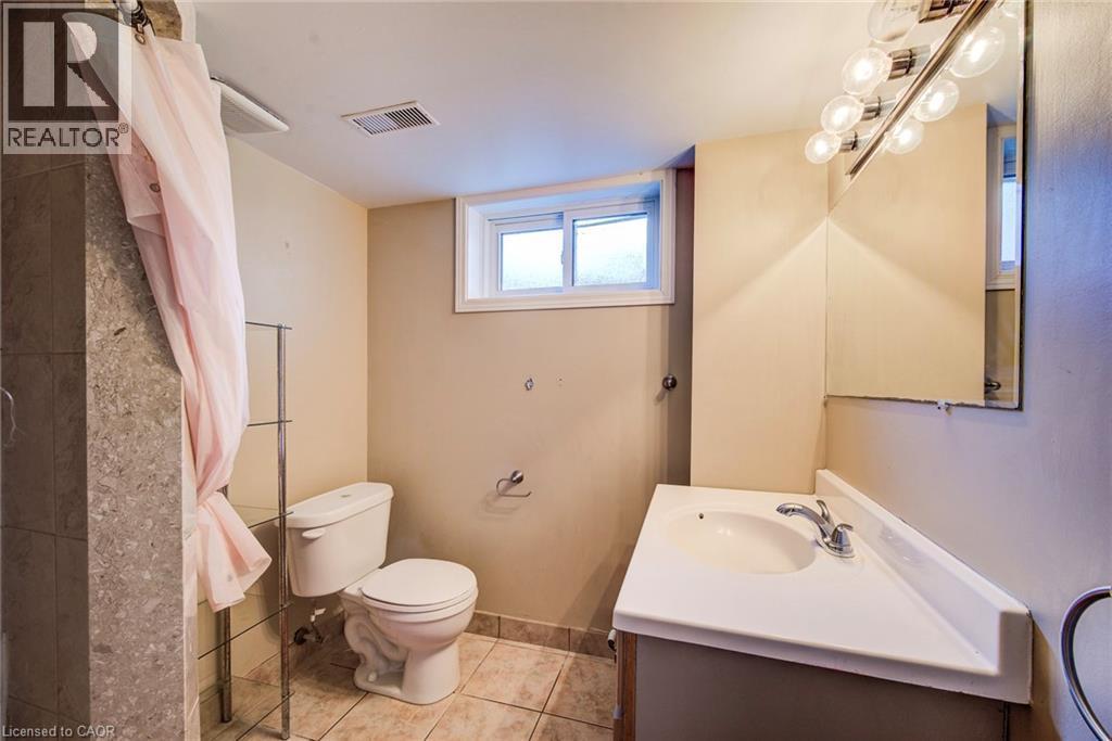 












139 ELGIN Crescent

,
Waterloo,




Ontario
N2J2S5

