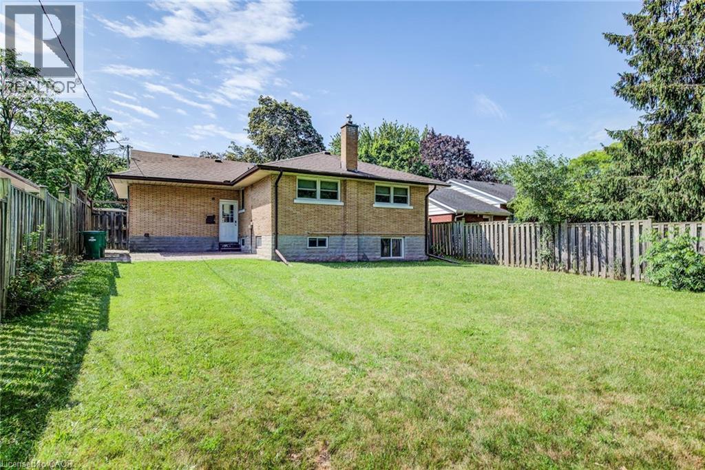 












139 ELGIN Crescent

,
Waterloo,




Ontario
N2J2S5

