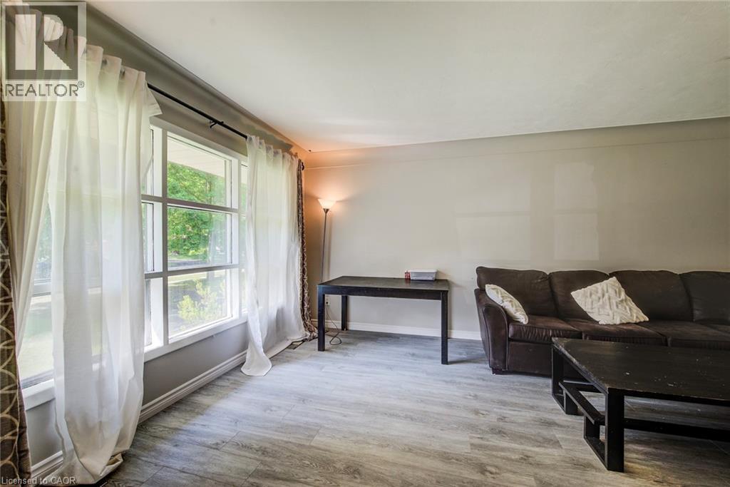 












139 ELGIN Crescent

,
Waterloo,




Ontario
N2J2S5

