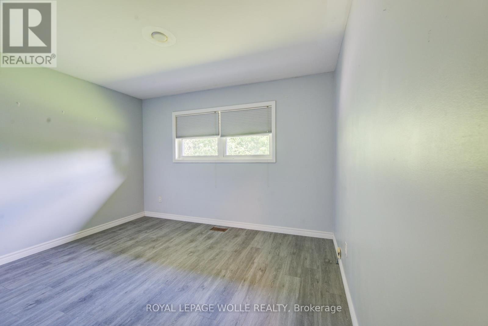 












139 ELGIN CRESCENT

,
Waterloo,




Ontario
N2J2S5

