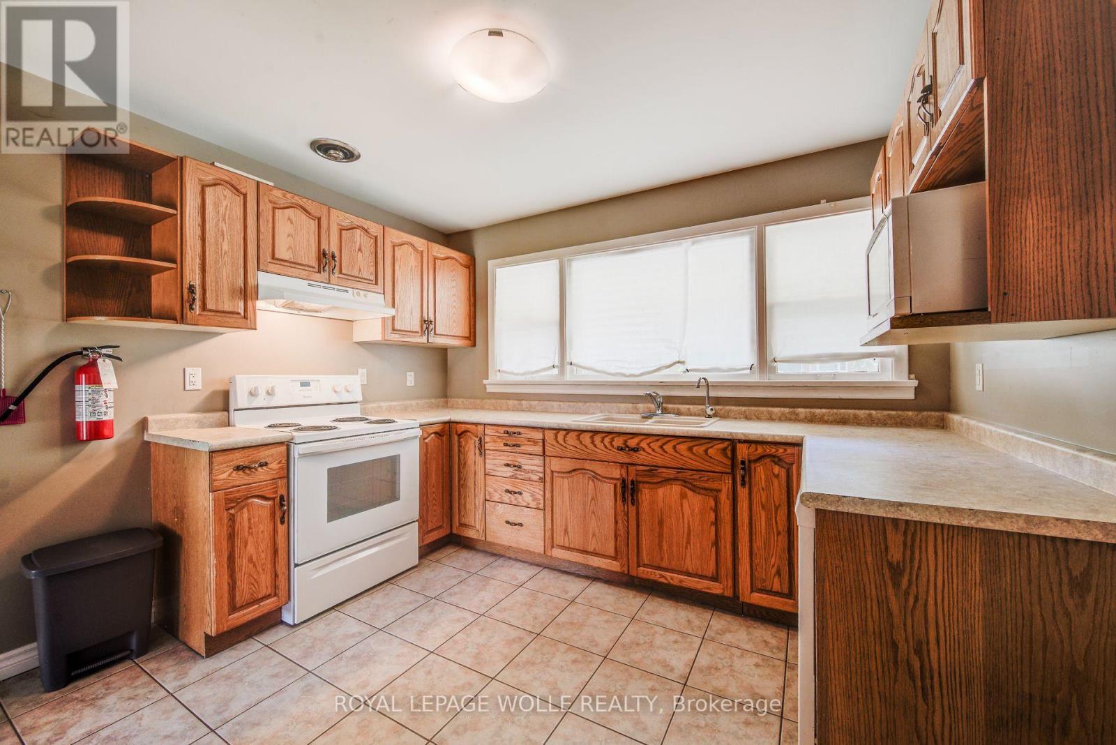 












139 ELGIN CRESCENT

,
Waterloo,




Ontario
N2J2S5

