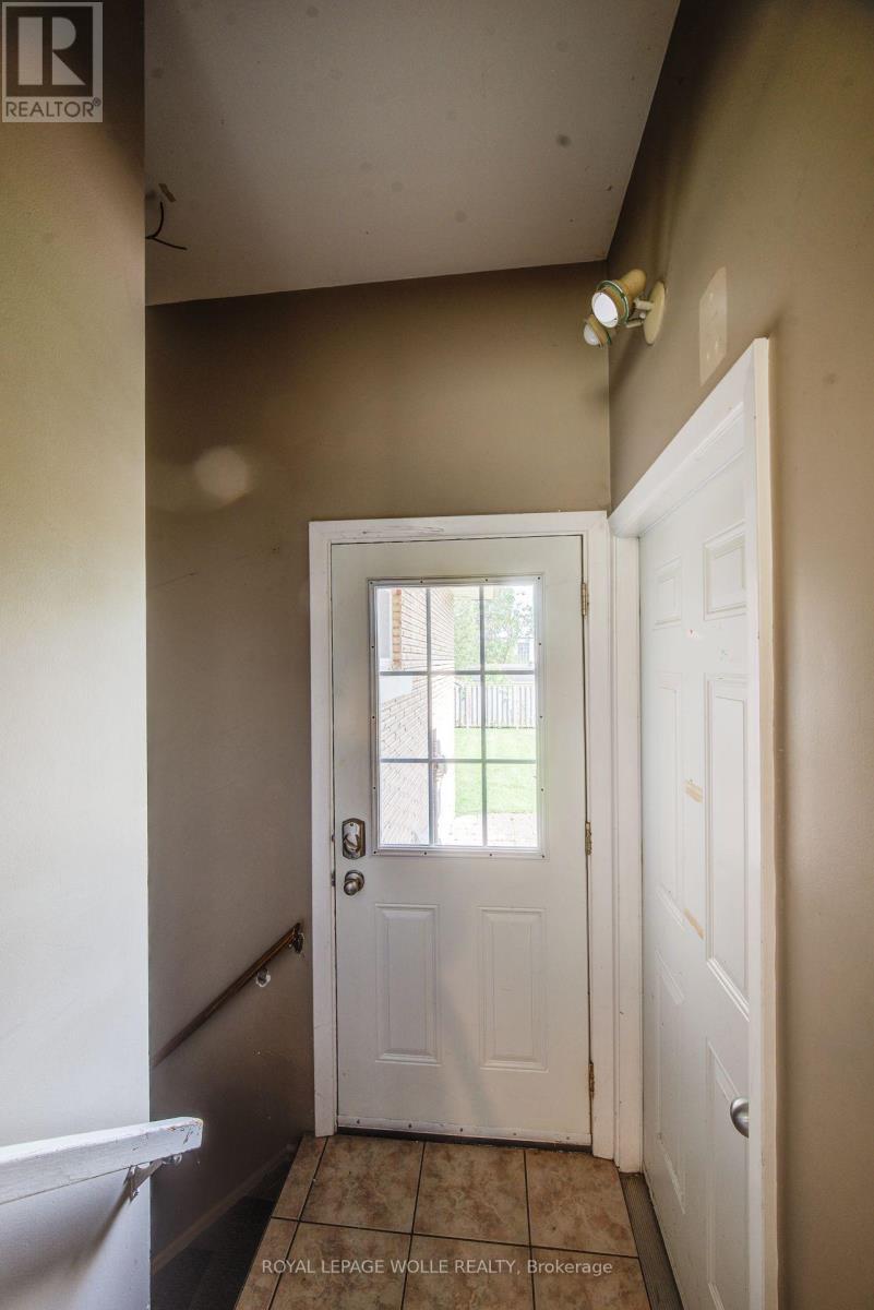 












139 ELGIN CRESCENT

,
Waterloo,




Ontario
N2J2S5

