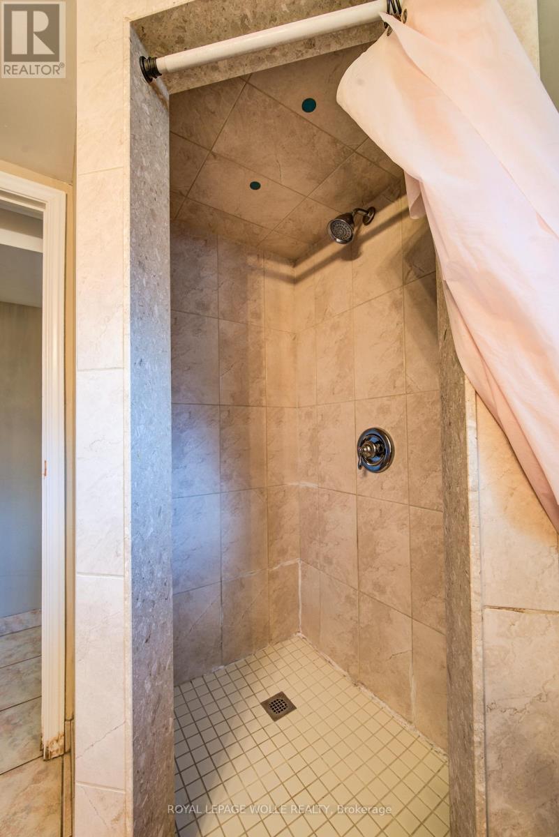 












139 ELGIN CRESCENT

,
Waterloo,




Ontario
N2J2S5

