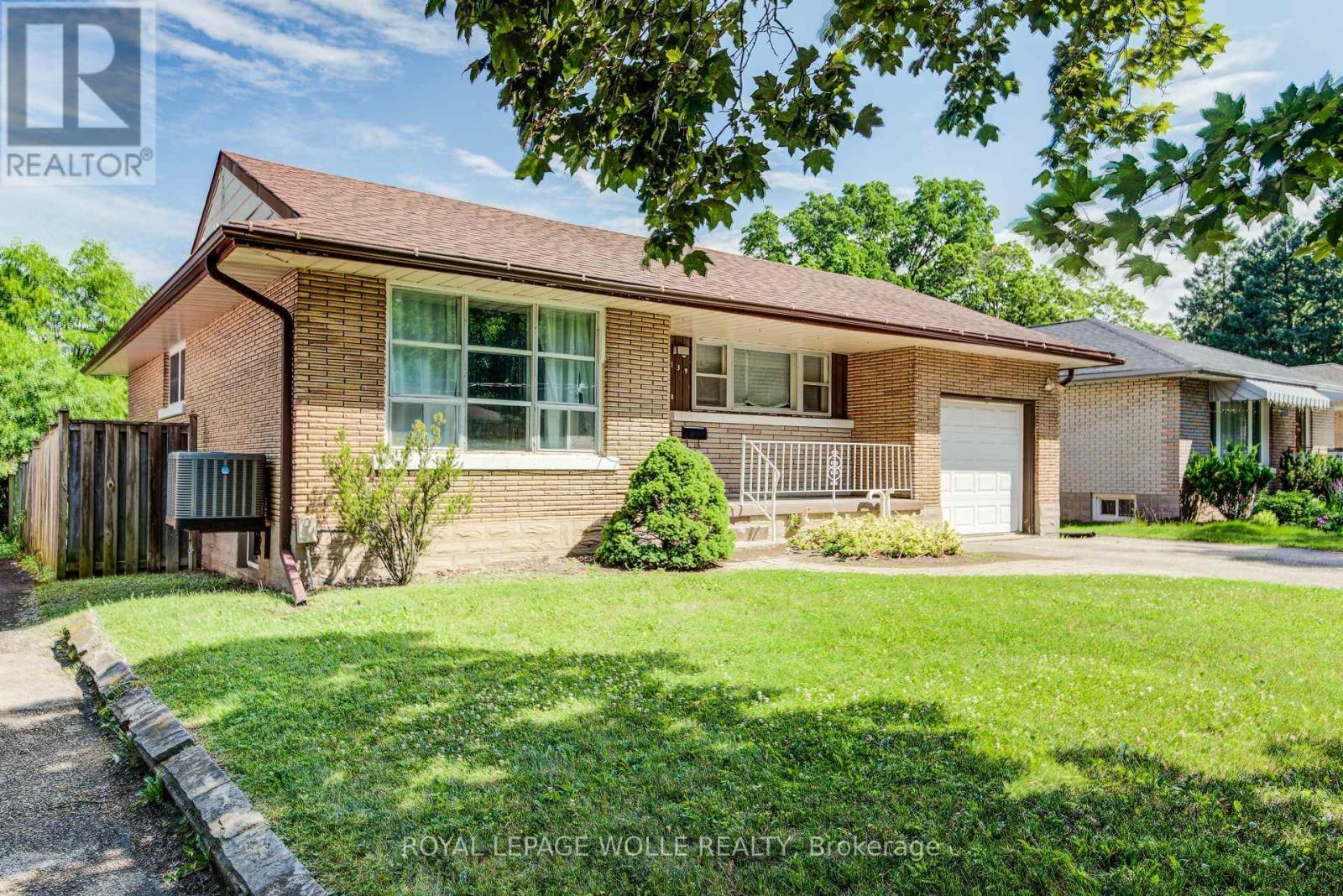 












139 ELGIN CRESCENT

,
Waterloo,




Ontario
N2J2S5

