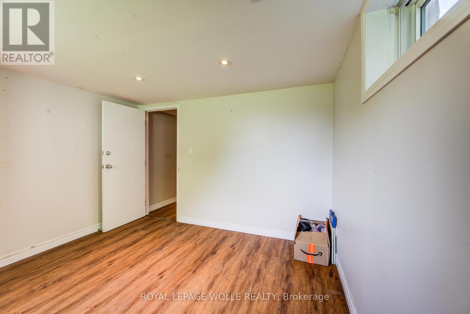 












139 ELGIN CRESCENT

,
Waterloo,




Ontario
N2J2S5

