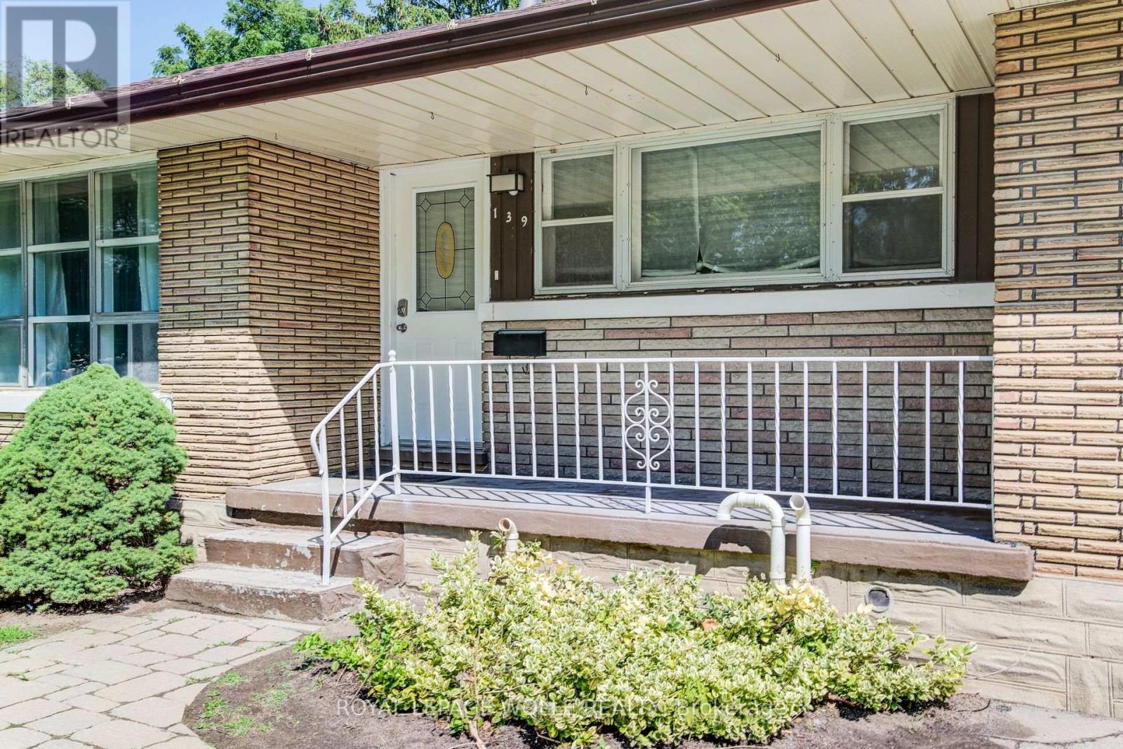 












139 ELGIN CRESCENT

,
Waterloo,




Ontario
N2J2S5

