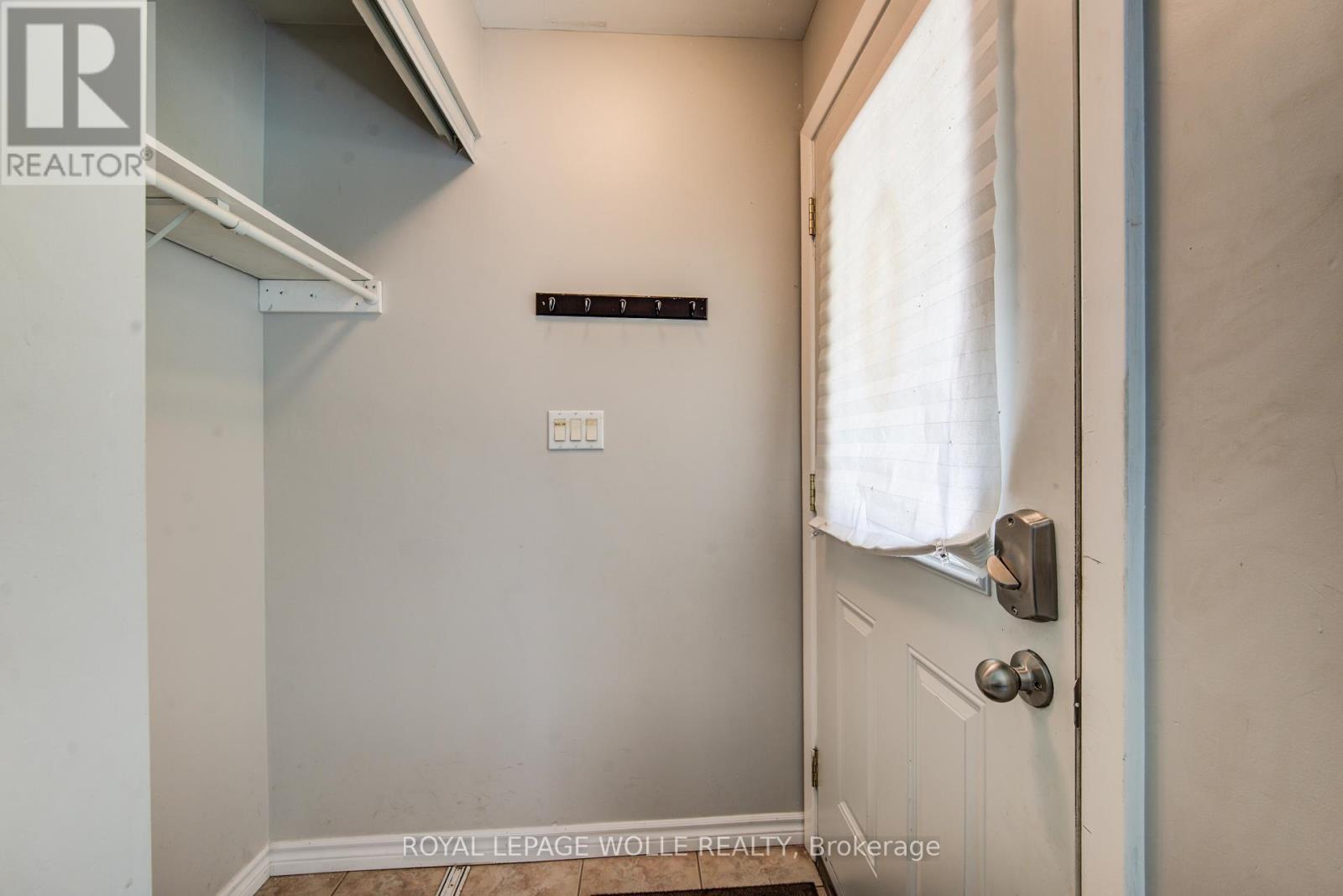 












139 ELGIN CRESCENT

,
Waterloo,




Ontario
N2J2S5

