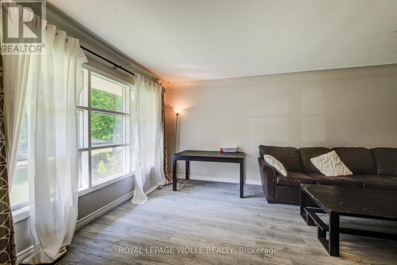 












139 ELGIN CRESCENT

,
Waterloo,




Ontario
N2J2S5

