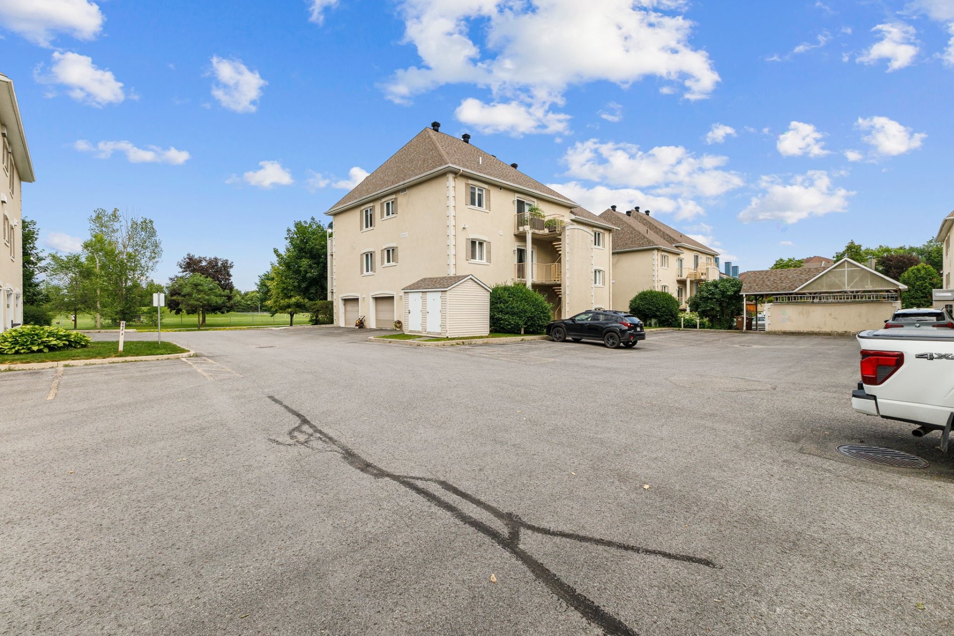 









489


Rue de Cannes

, 3,
Gatineau (Gatineau),




QC
J8V3X2

