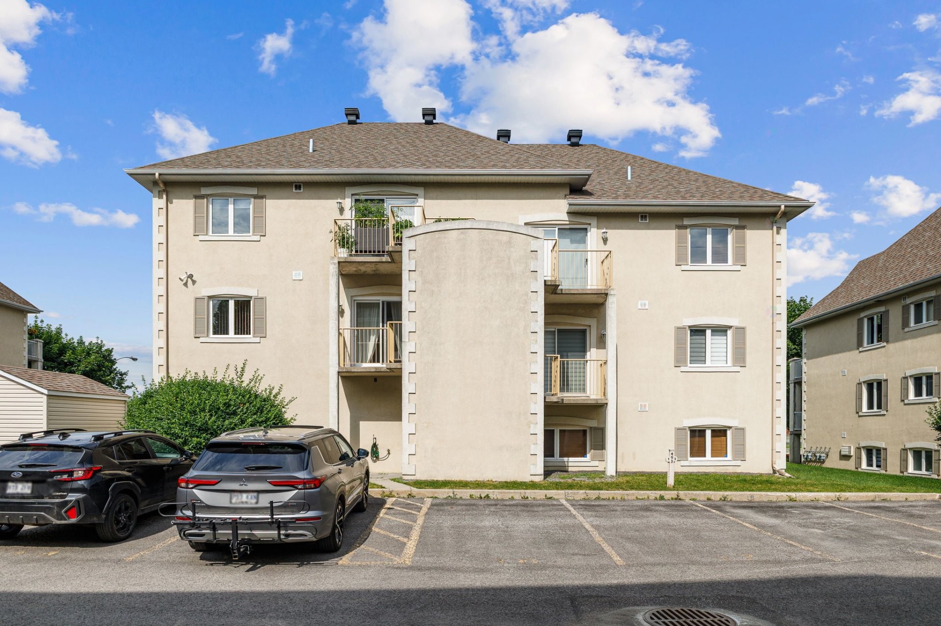 









489


Rue de Cannes

, 3,
Gatineau (Gatineau),




QC
J8V3X2

