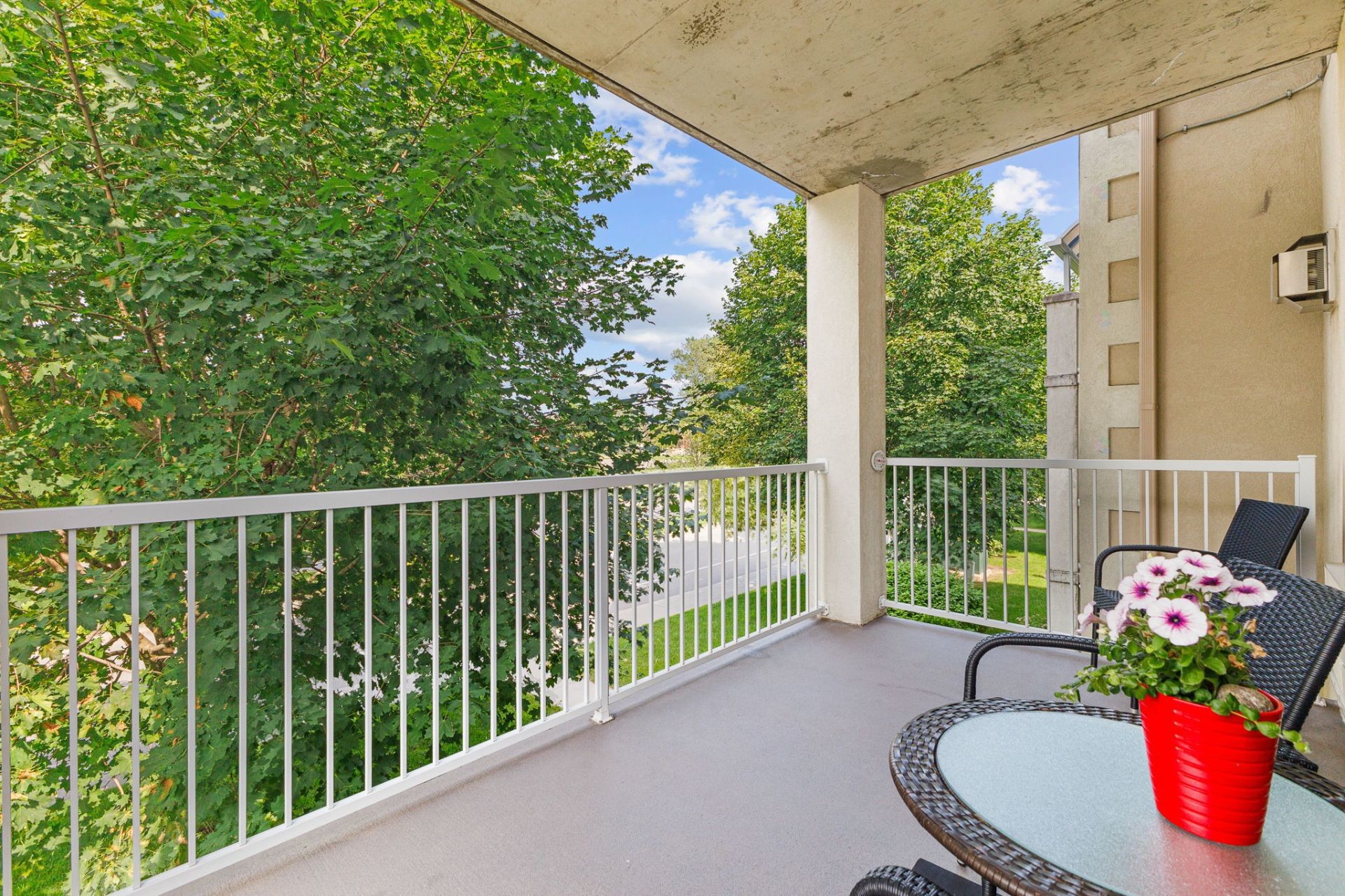 









489


Rue de Cannes

, 3,
Gatineau (Gatineau),




QC
J8V3X2

