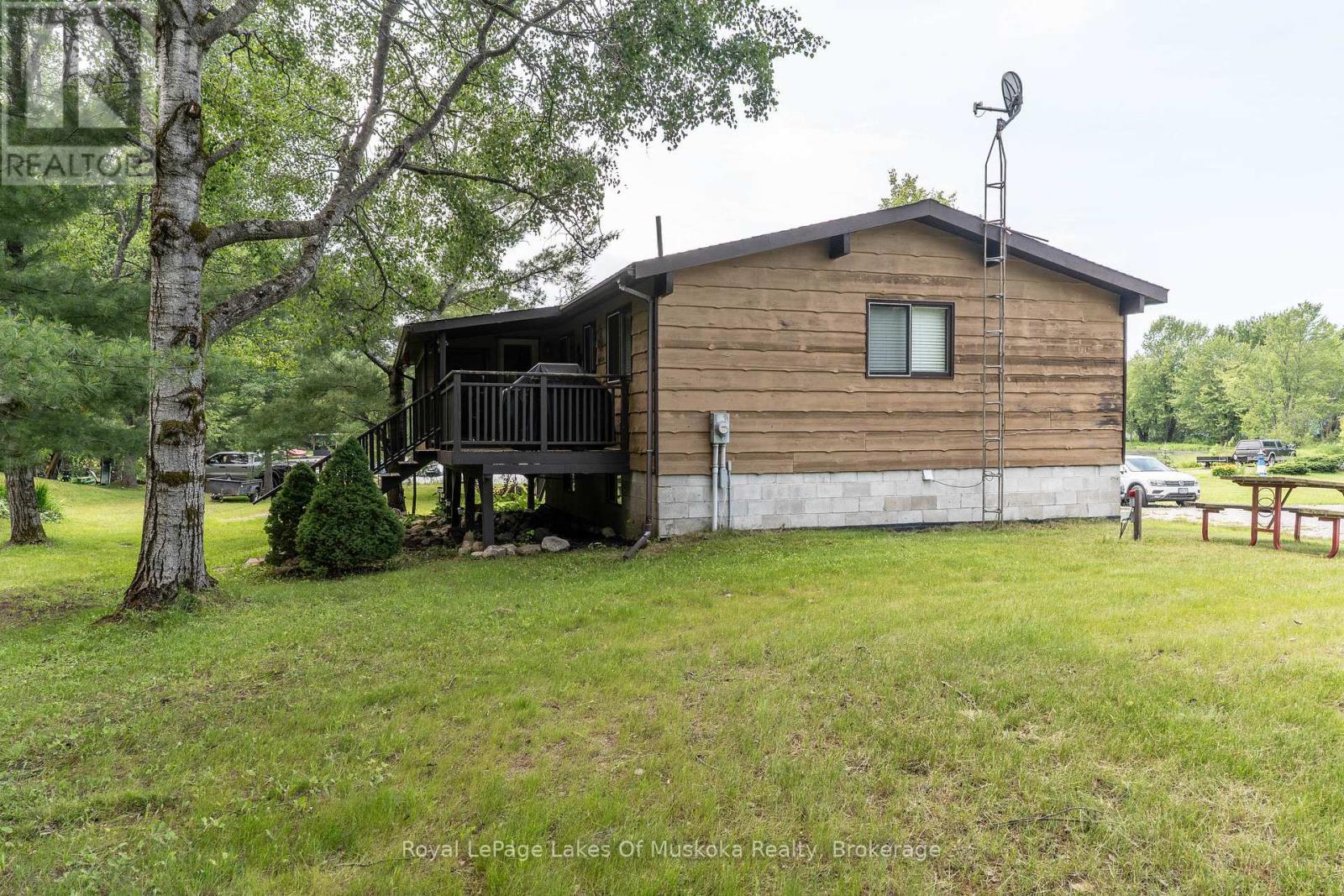 












11 - 1357 RUSS HAMMELL ROAD

,
Muskoka Lakes (Watt),




Ontario
P0B1M0

