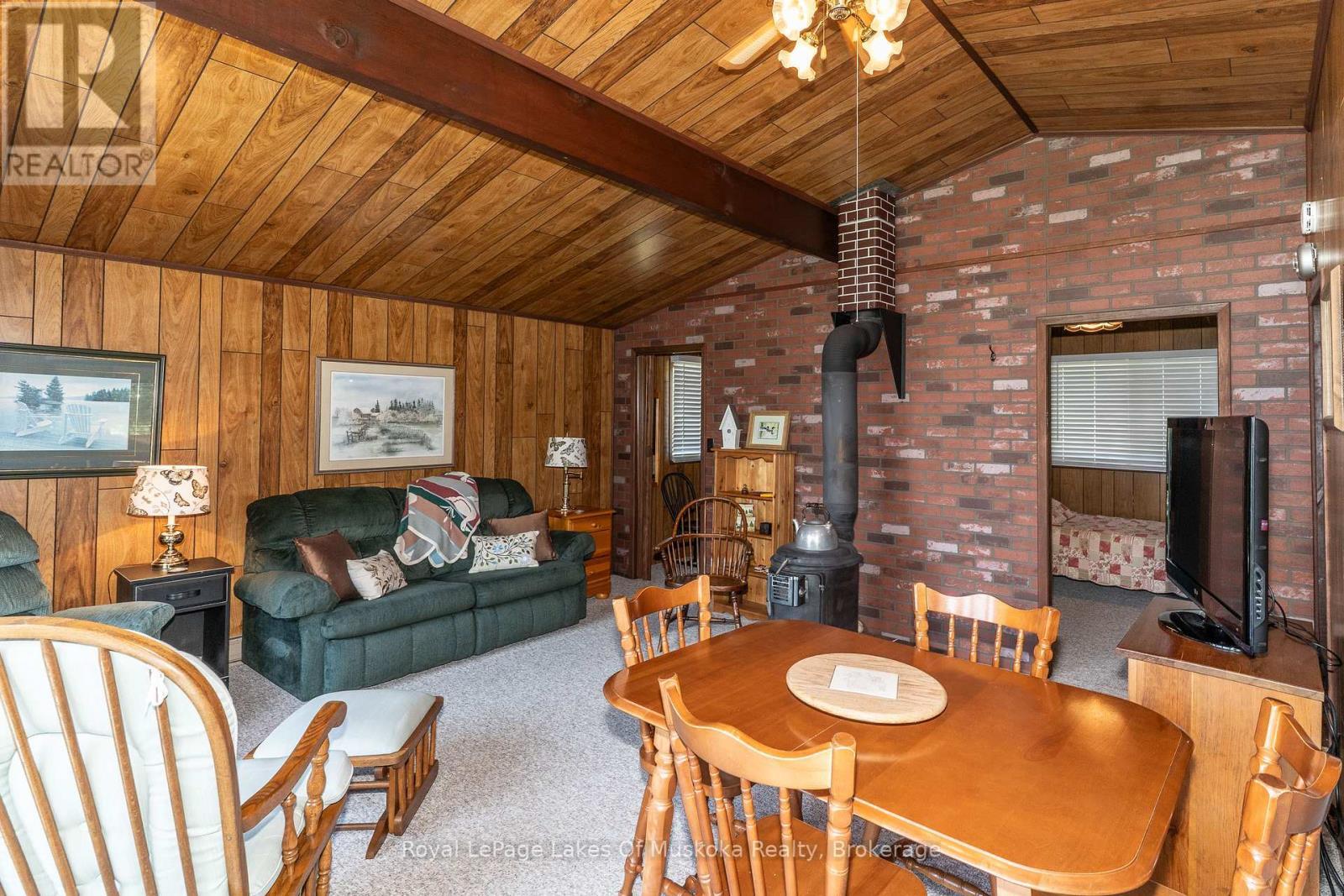 












11 - 1357 RUSS HAMMELL ROAD

,
Muskoka Lakes (Watt),




Ontario
P0B1M0

