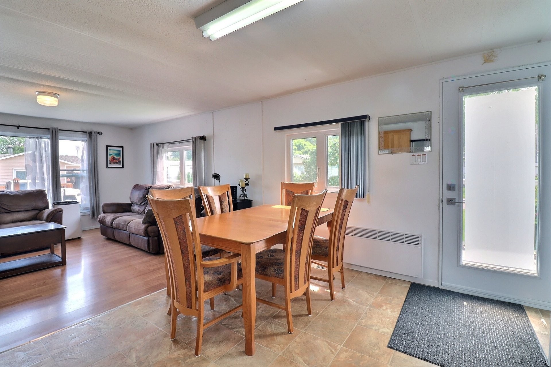









1985


Rue des Tulipes

,
Saguenay (Chicoutimi),




QC
G7H7T3

